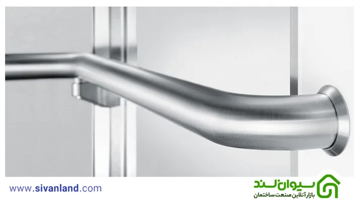 مشخصات کابین آسانسور: هر جزء از کابین آسانسور باید چه مشخصاتی داشته باشد؟ 24 24 مشخصات دستگیره کابین آسانسور