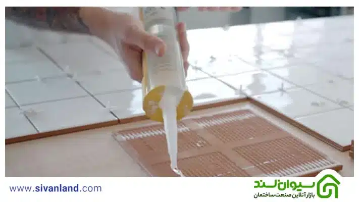 بررسی کامل معایب چسب کاشی و سرامیک 8 8 چسب کاشی خمیری در برابر رطوبت چسبندگی خود را از دست میدهد