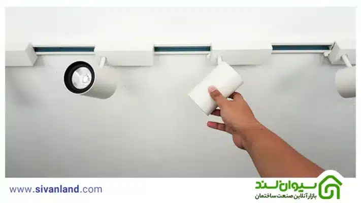 معرفی انواع چراغ سقفی | 9 نوع لامپ سقفی توکار و روکار 29 29 نصب چراغ سقفی روکار