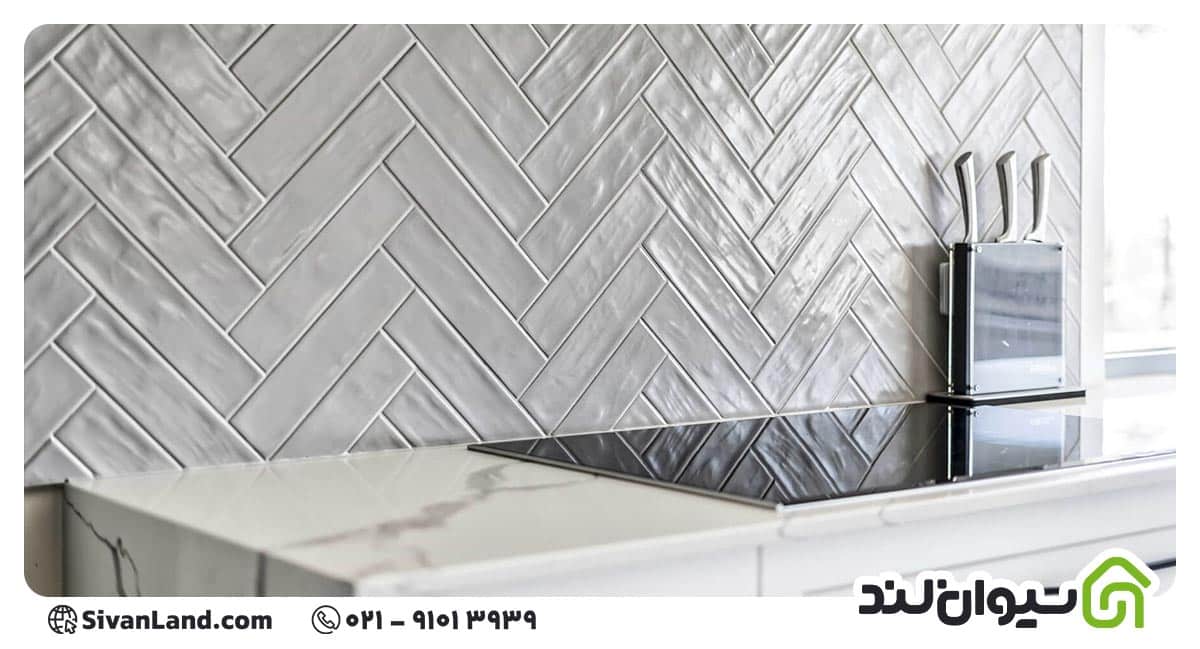کاشی بین کابینتی جدید؛ راهنمای انتخاب جدیدترین ترندهای ۱۴۰۵ 2 2 جدیدترین مدل کاشی بین کابینتی مترو